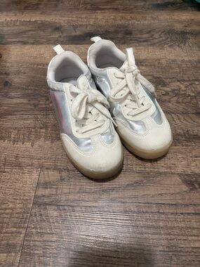 GAP Girls Silver Lace-Up Sneakers